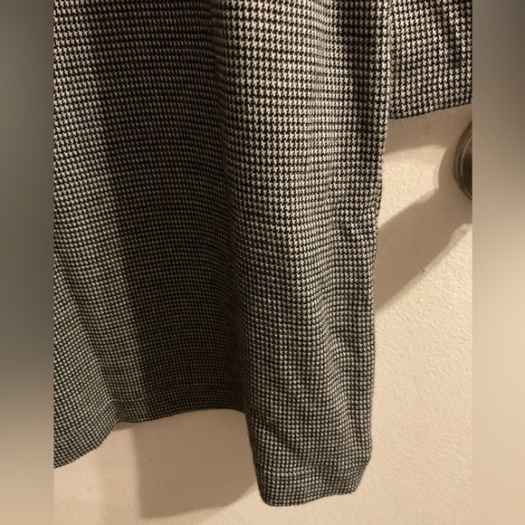 Women’s Size Medium Dress. Mini Houndstooth Print - Picture 3 of 4
